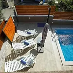 Pool Julia Appartement *
