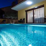 Appartement Pool Julia
