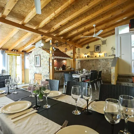 Pool Julia Apartment