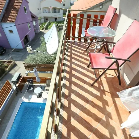 Apartment Pool Julia *