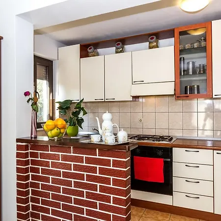 Apartment Pool Julia Zadar