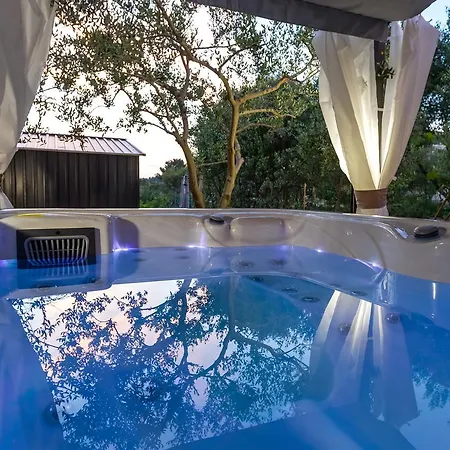 Apartment Pool Julia Zadar