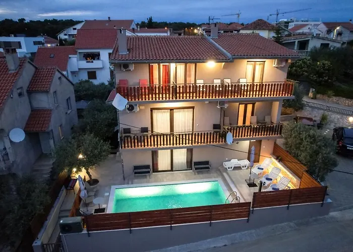 Pool Julia Apartment *