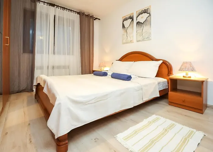 Pool Julia Appartamento Zara