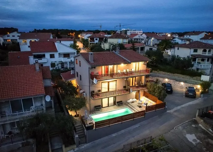 Apartment Pool Julia *