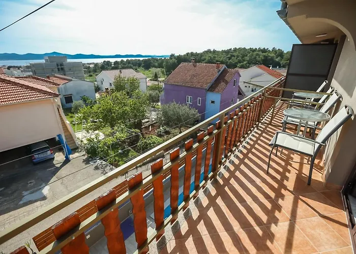 Pool Julia Apartment *