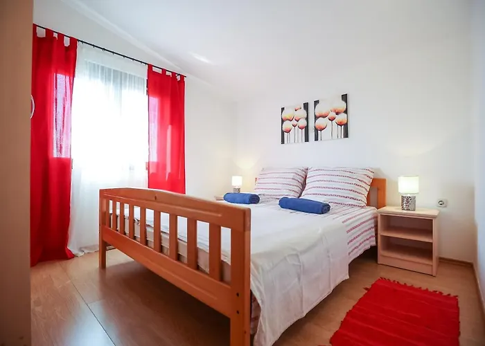 Apartment Pool Julia *