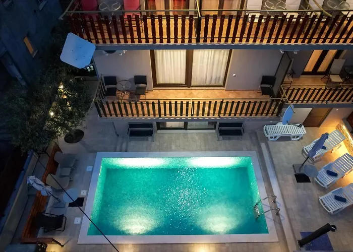 Apartment Pool Julia *