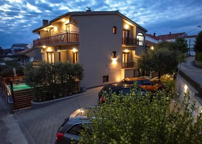 Pool Julia Apartment