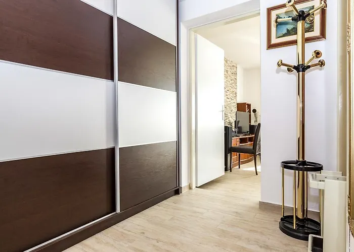 Apartment Pool Julia