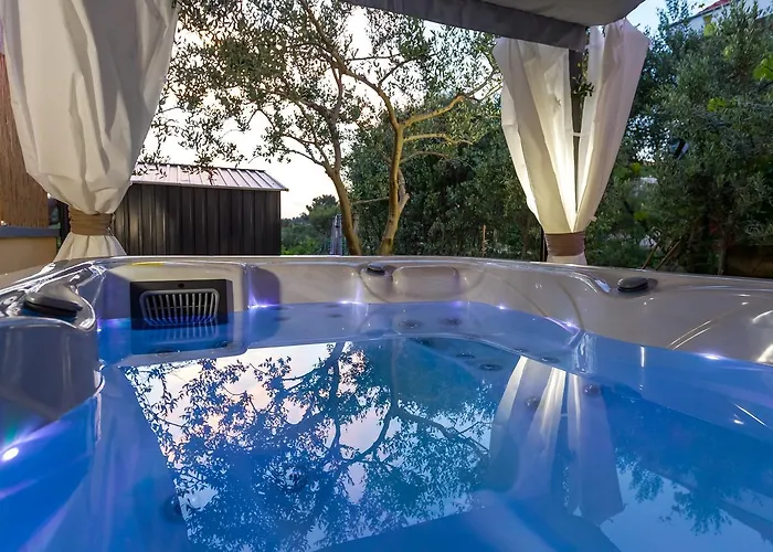 Apartment Pool Julia Zadar