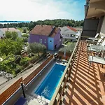 Apartment Pool Julia Zadar