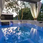 Apartment Pool Julia Zadar