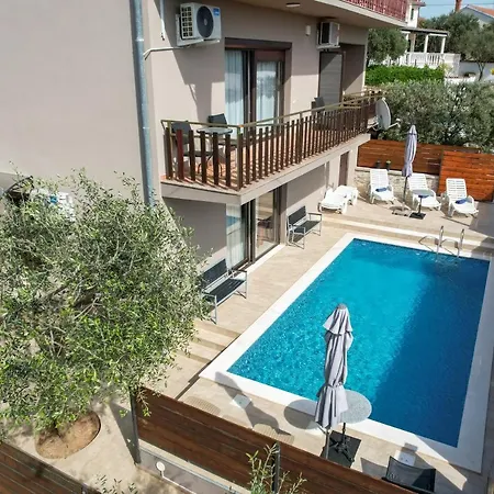 Pool Julia Zadar