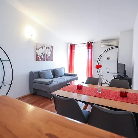 Apartament Pool Julia